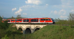 This small viaduct is located in Pilisvörösvár. A coupled Desiro trainset to Budapest is crossing it. 