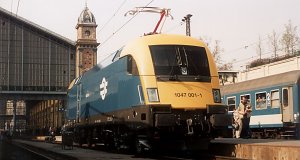 MÁV present their new locomotive, the 1047 001 
More photos