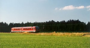 A 628 240-es Pfronten-Steinach (és Ausztria) felé halad.