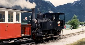 Dampflokomotive Nr. 1 mit dem Rücken zur Fahrtrichtung