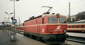 1044 032 in old livery
