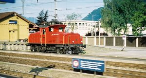 A class Ee 3/3 electric shunter standing at Brunnen station