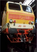 A kép még a bemutató előtt készült, a Ferencvárosi Pu. villamosmozdony-javító csarnokában
