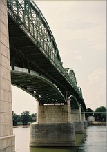 The Mária Valéria Bridge connects Esztergom (Hungary) and Párkány (Slovakia)