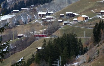 Mixed train heads to Langwies at Palätsch.