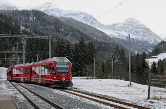 After an hour the EMU 3503 comes back from Arosa.