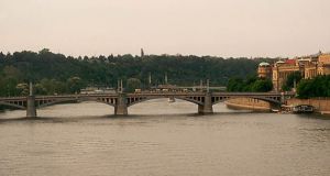 Strassenbahnen auf den Prager Brücken:
Mánesův most