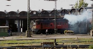 "Sergej" raucht - M62 221
Sergei ist der ungarische Spitzname der Baureihe M62
