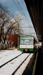 Batthyány térig közlekedő vonat érkezik a második vágányra