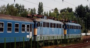 Előfogat 5 kocsival Szántód-Kőröshegy állomáson
V43 1152 + V43 1120