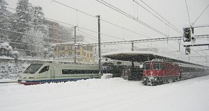Cisalpino és EuroCity az állomáson a 2006 januári nagy havazás idején
