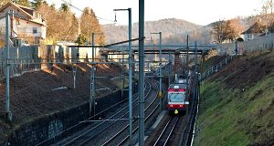 Das 750-mm-Gleis führt für eine weile parallel mit der Hauptstrecke 500 Basel - Olten.