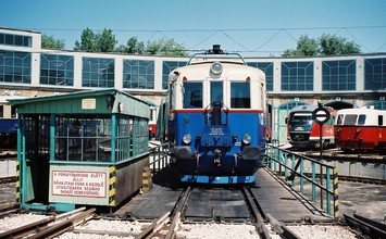 ČSD's class M 274.0 motor cars were in service between 1934 and 1959. The M 274.004 is standing on the turntable. 