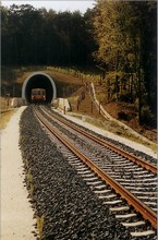 Az alagút -
Bz motorkocsi közelít Szlovénia felől