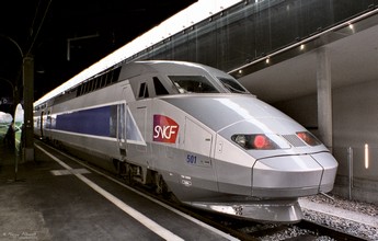 A TGV Réseau szerelvények új, modernizált belső terét az 501-es számú motorvonat demonstrálta Bázel SNCF-pályaudvarán