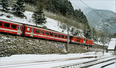 And arrives at Göschenen station.